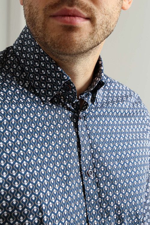Suitable Shirt Print Navy Model / Detail