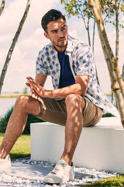Suitable Short Khaki Model / Voorkant mit Bram