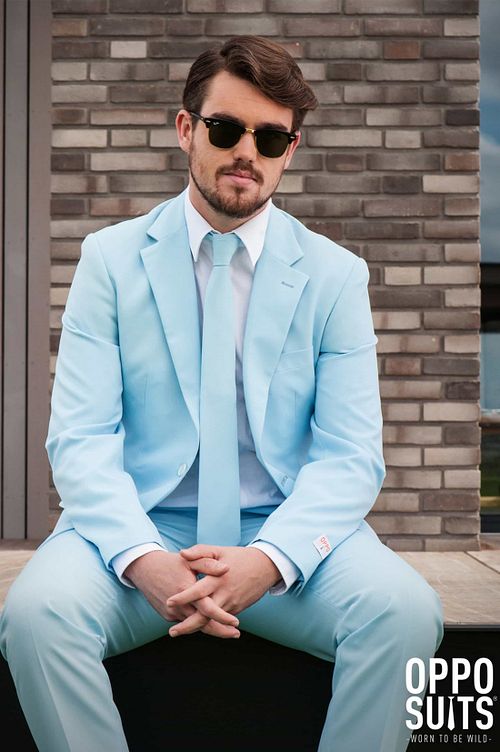 OppoSuits Cool Blue Suit Model / Sfeerbeeld