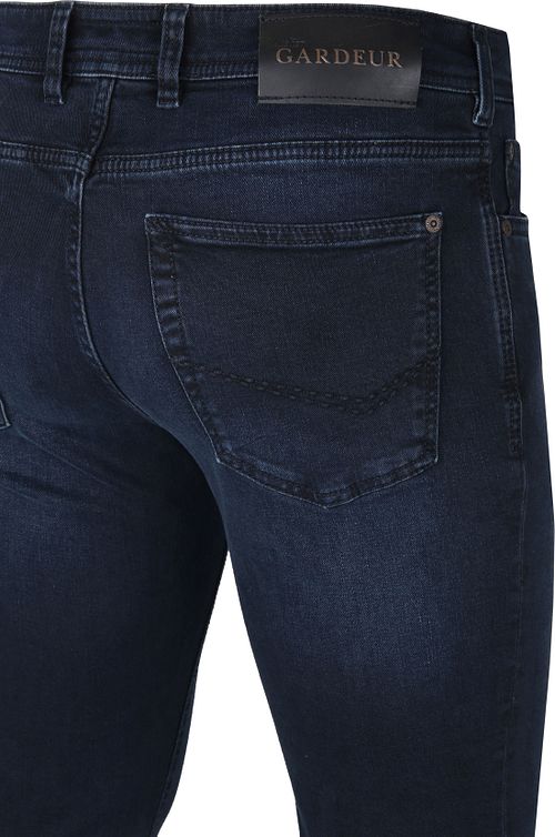 Product / Detail