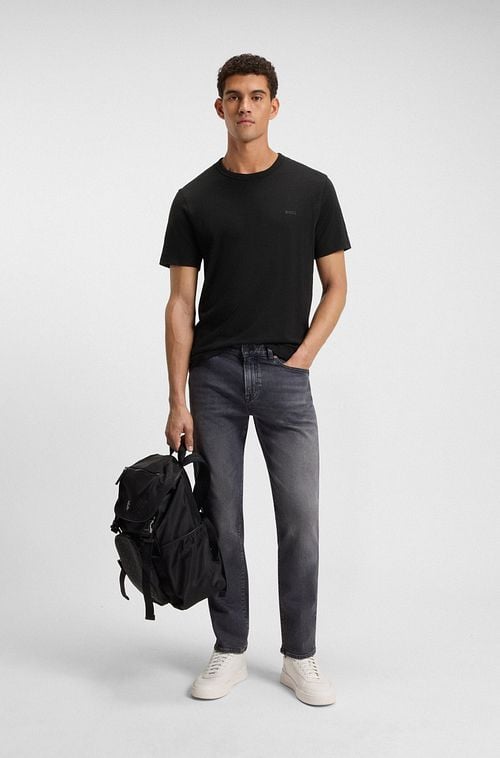BOSS T-shirt Tegood Black Model / Voorkant