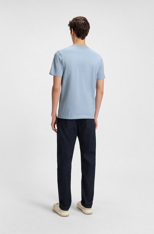 BOSS T-shirt Tales Open Blau Model / Achterkant