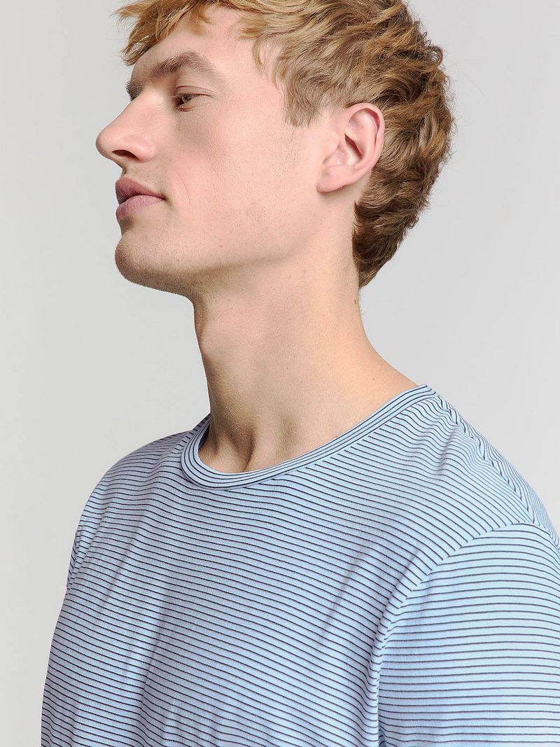No Excess Stripes T-Shirt Lichtblauw