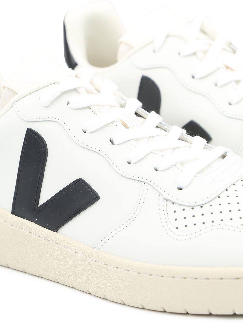 Veja Sneakers V-10 Schwarz - Größe 42 günstig online kaufen