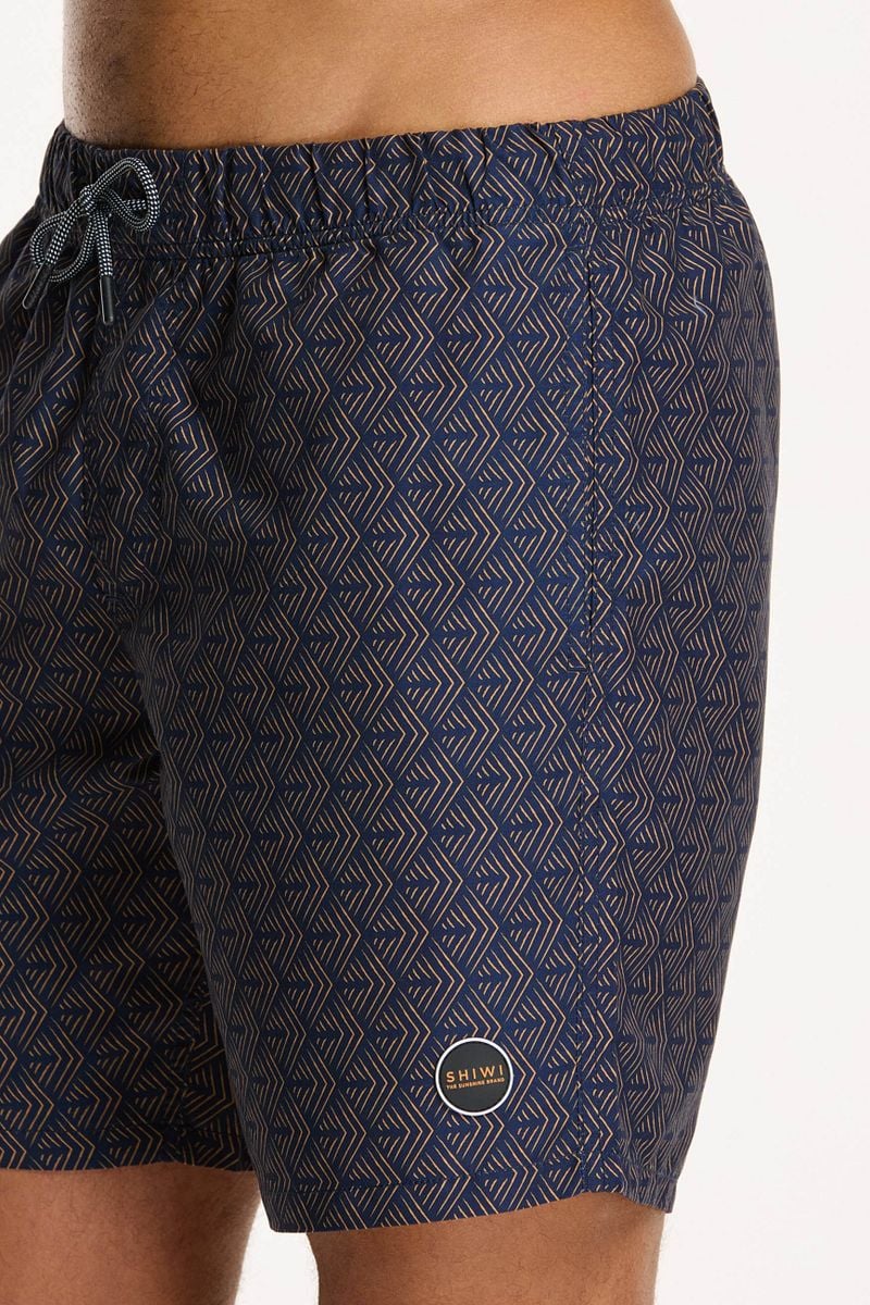 Shiwi Badeshorts Geo Arrow Navy - Größe M günstig online kaufen