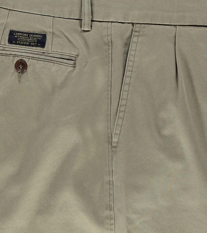 Steppin' Out Chino Barrow Army