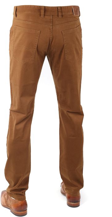 Suitable Chino Ochreous