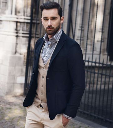 Suitable Travel Jacket